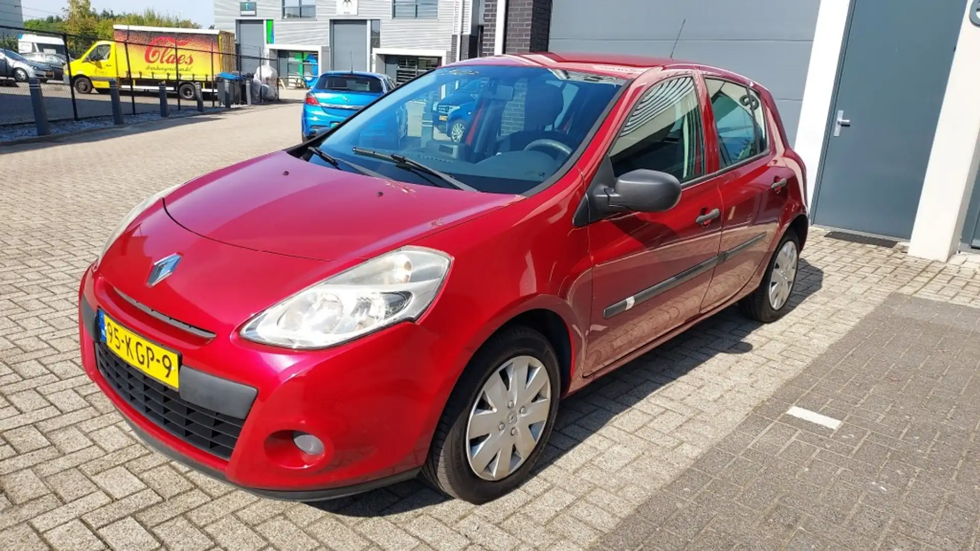 Renault Clio 1.2i 16V / Airco / Navigatie / Nieuwe APK Rood - 1