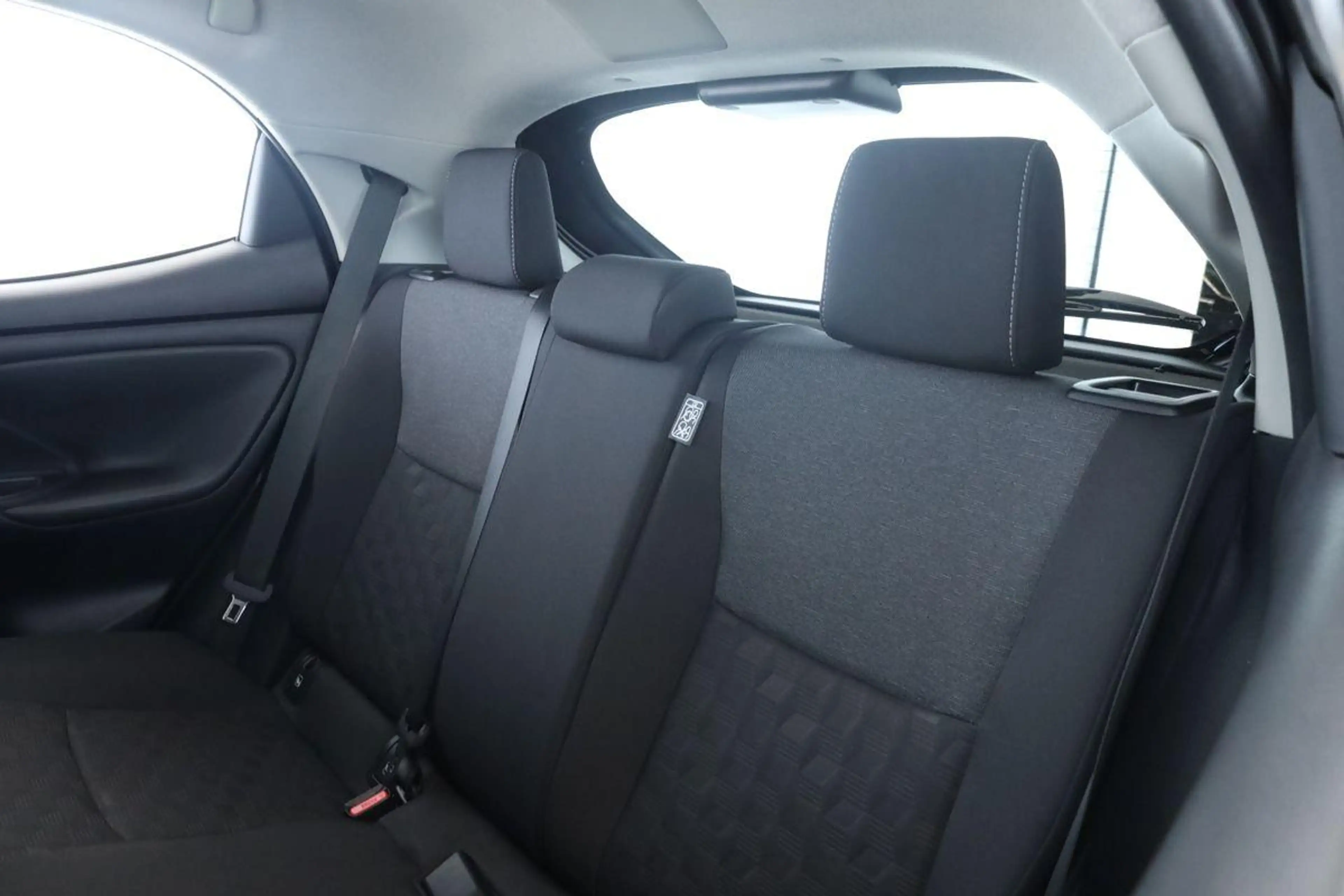 Toyota Yaris Hybrid 116 Teamplayer LED App SHZ Key Kam — photo 14
