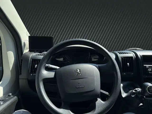 Peugeot Boxer view 13