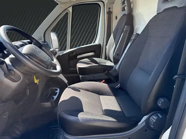 Peugeot Boxer view 11