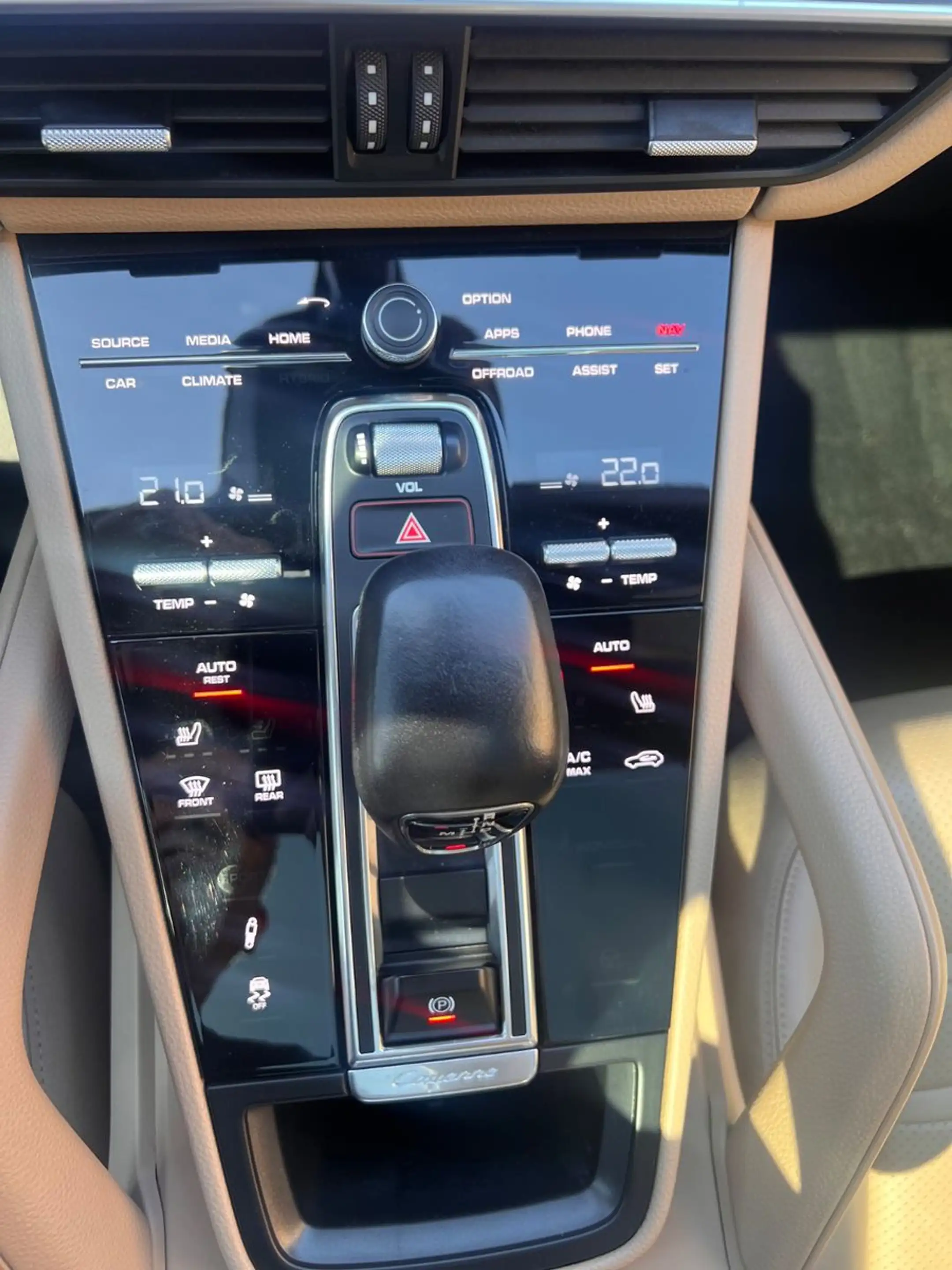 Porsche Cayenne Coupe/Chrono/Leder/SHZ/Pano/Kam/21" — photo 13