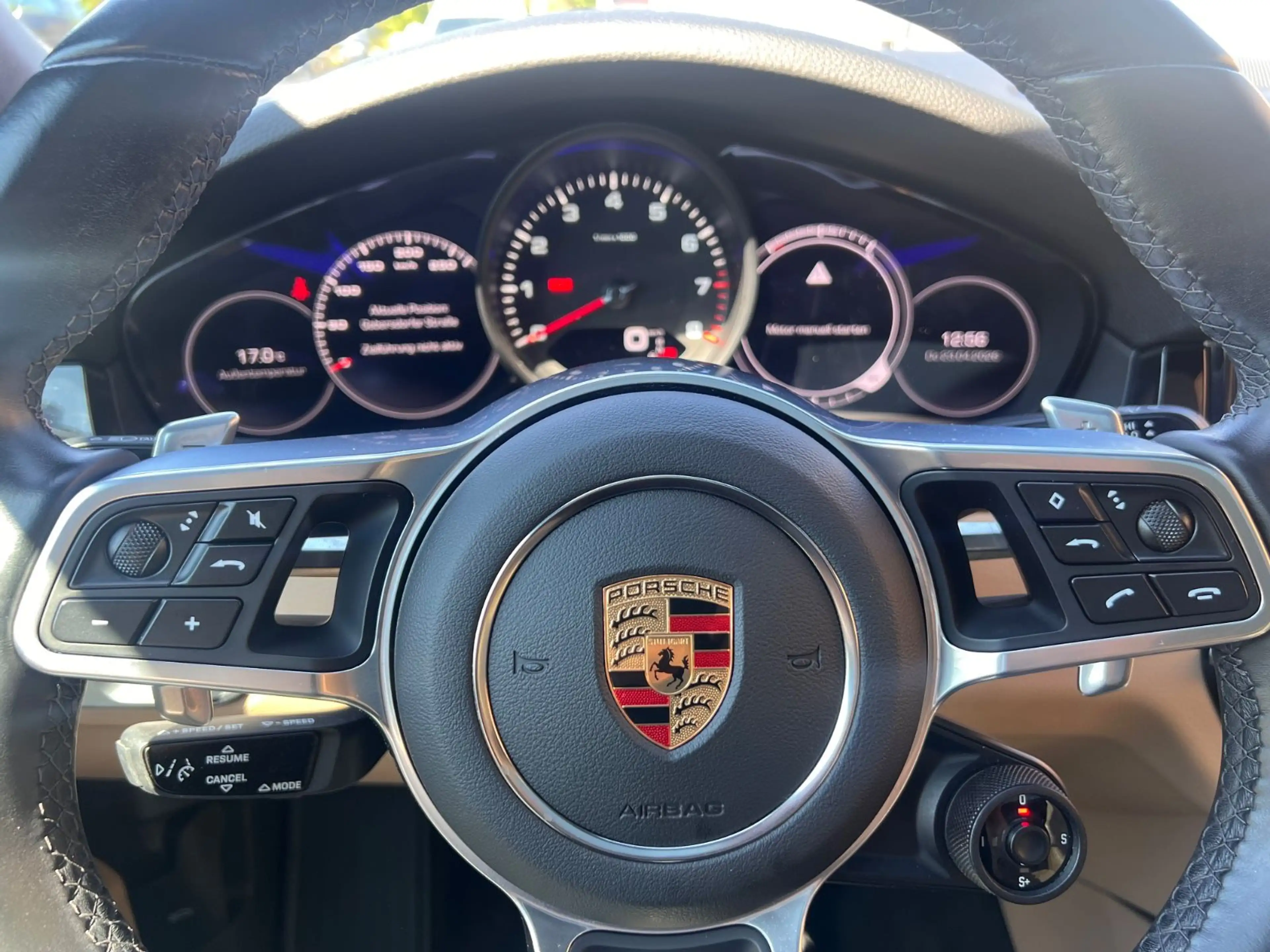 Porsche Cayenne Coupe/Chrono/Leder/SHZ/Pano/Kam/21" — photo 9