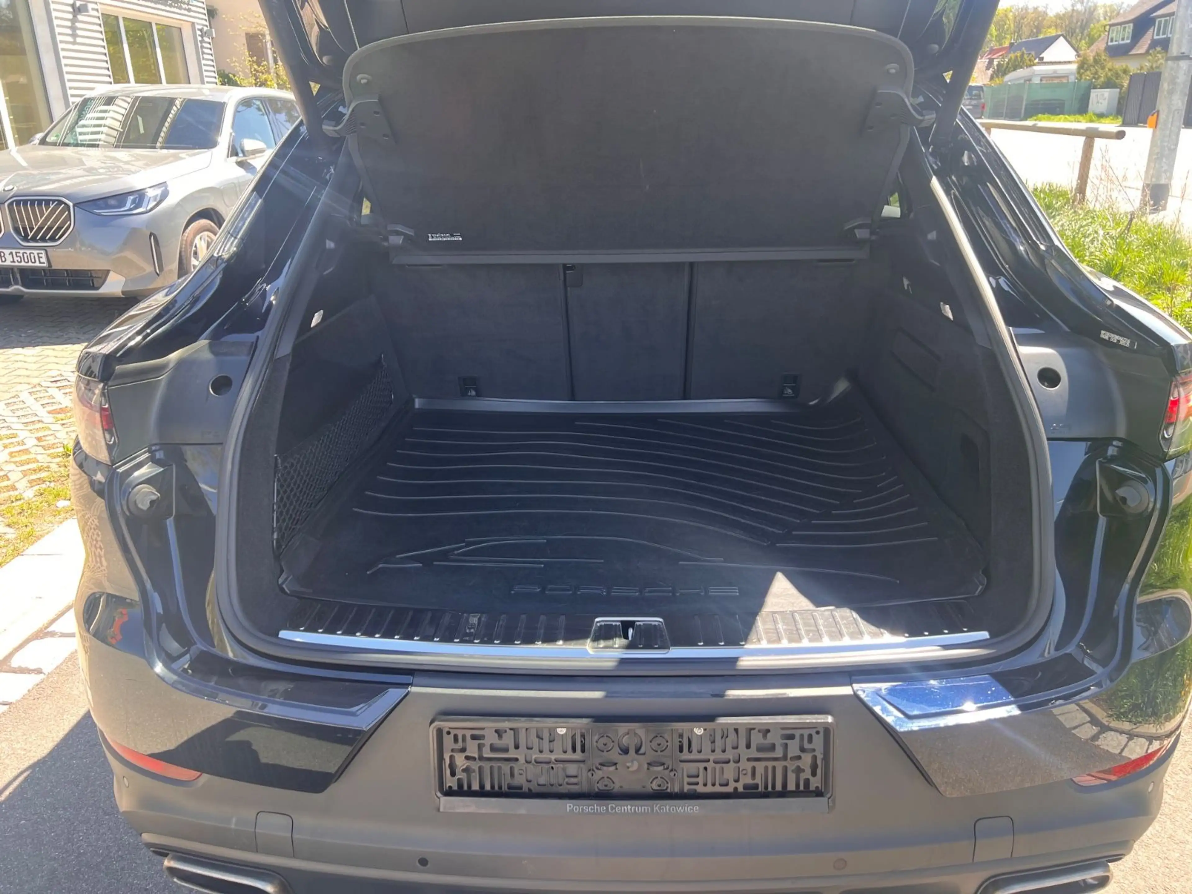 Porsche Cayenne Coupe/Chrono/Leder/SHZ/Pano/Kam/21" — photo 6