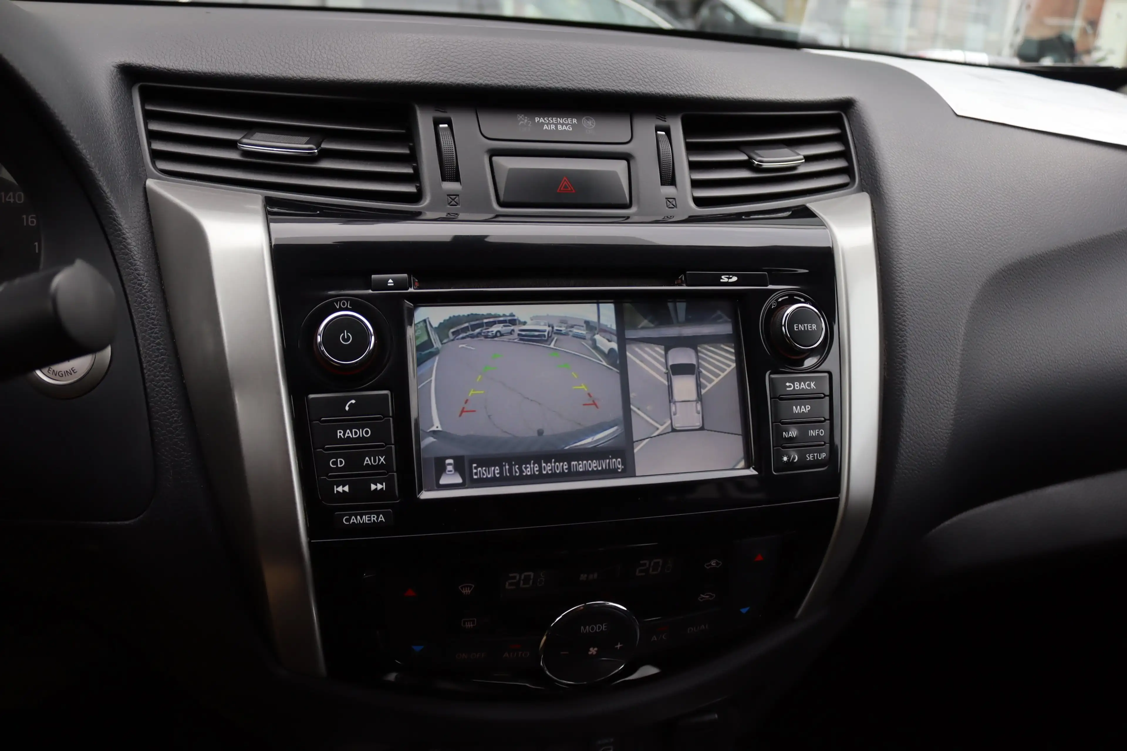 Nissan Navara N-GUARD 2.3DCi 190CV BOITE AUTO BLACK EDITION TVAC — photo 15