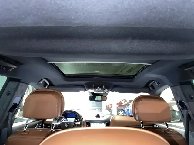 Maserati Levante view 14