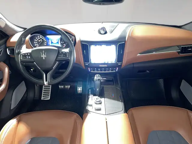 Maserati Levante view 5