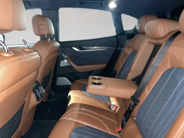 Maserati Levante view 11