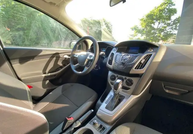 Ford Focus view 19
