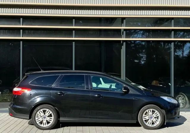 Ford Focus view 4