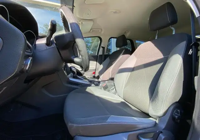 Ford Focus view 9