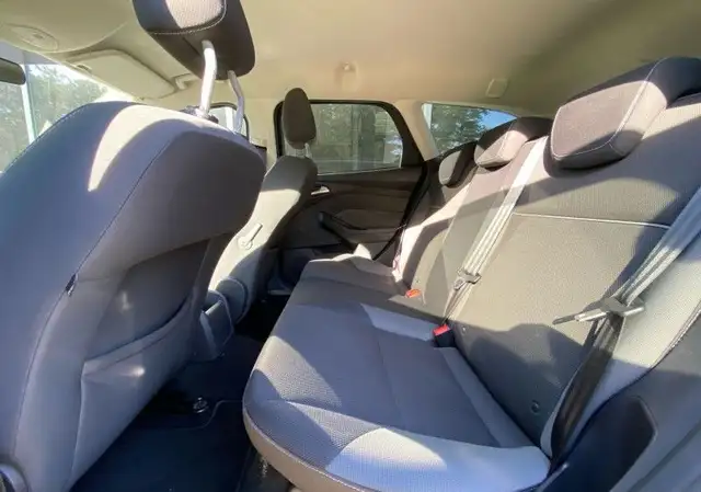 Ford Focus view 10