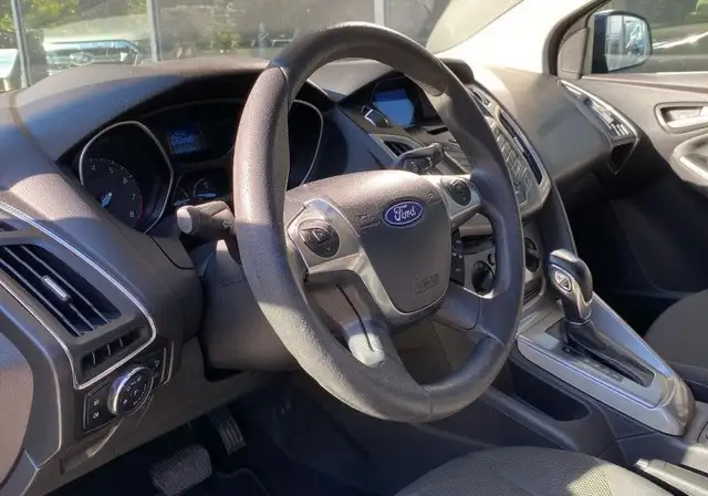 Ford Focus view 7