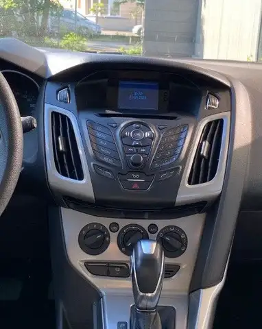 Ford Focus view 18