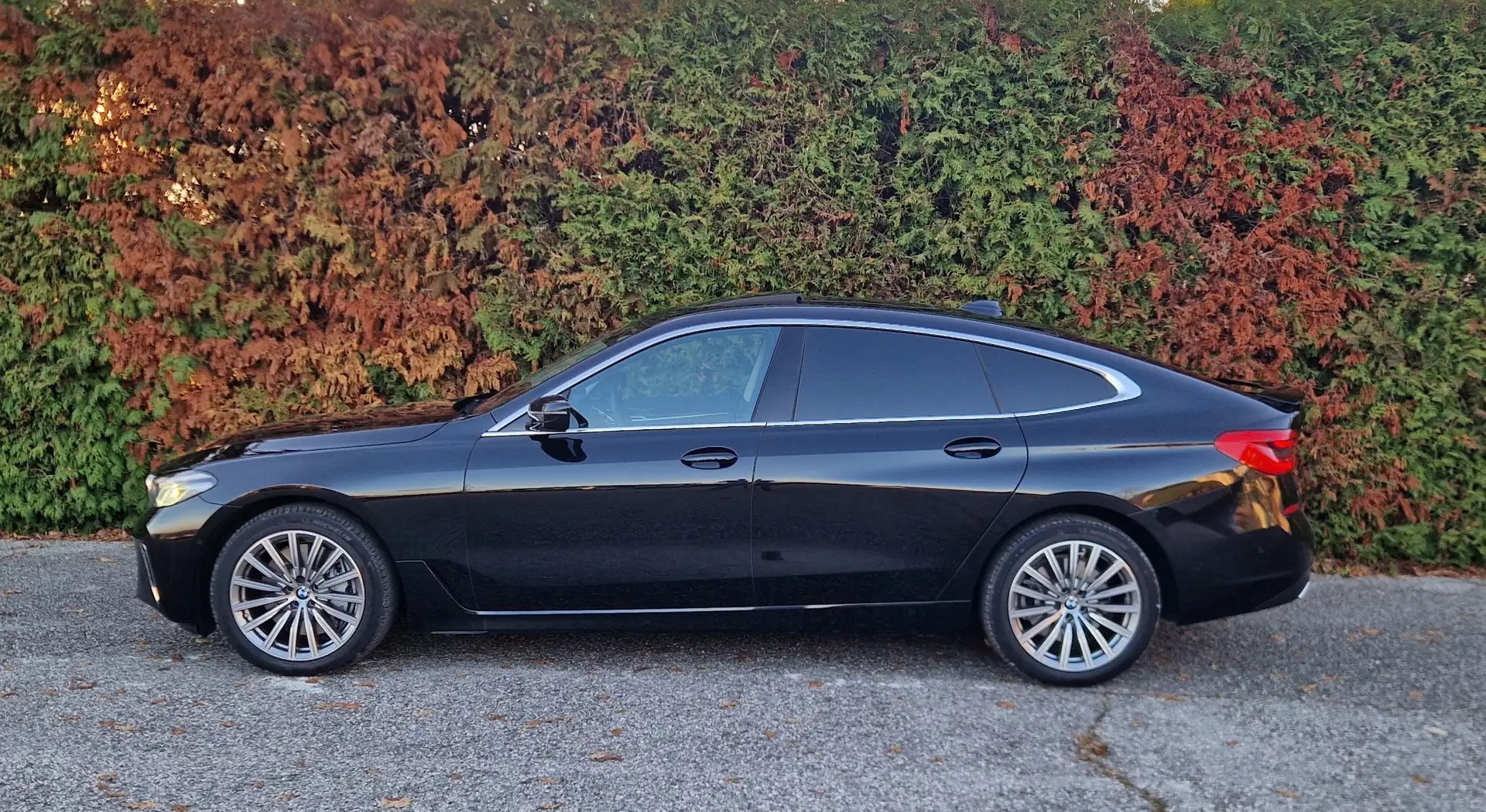 BMW 640 640 d xDrive Luxury Line Schwarz - 2