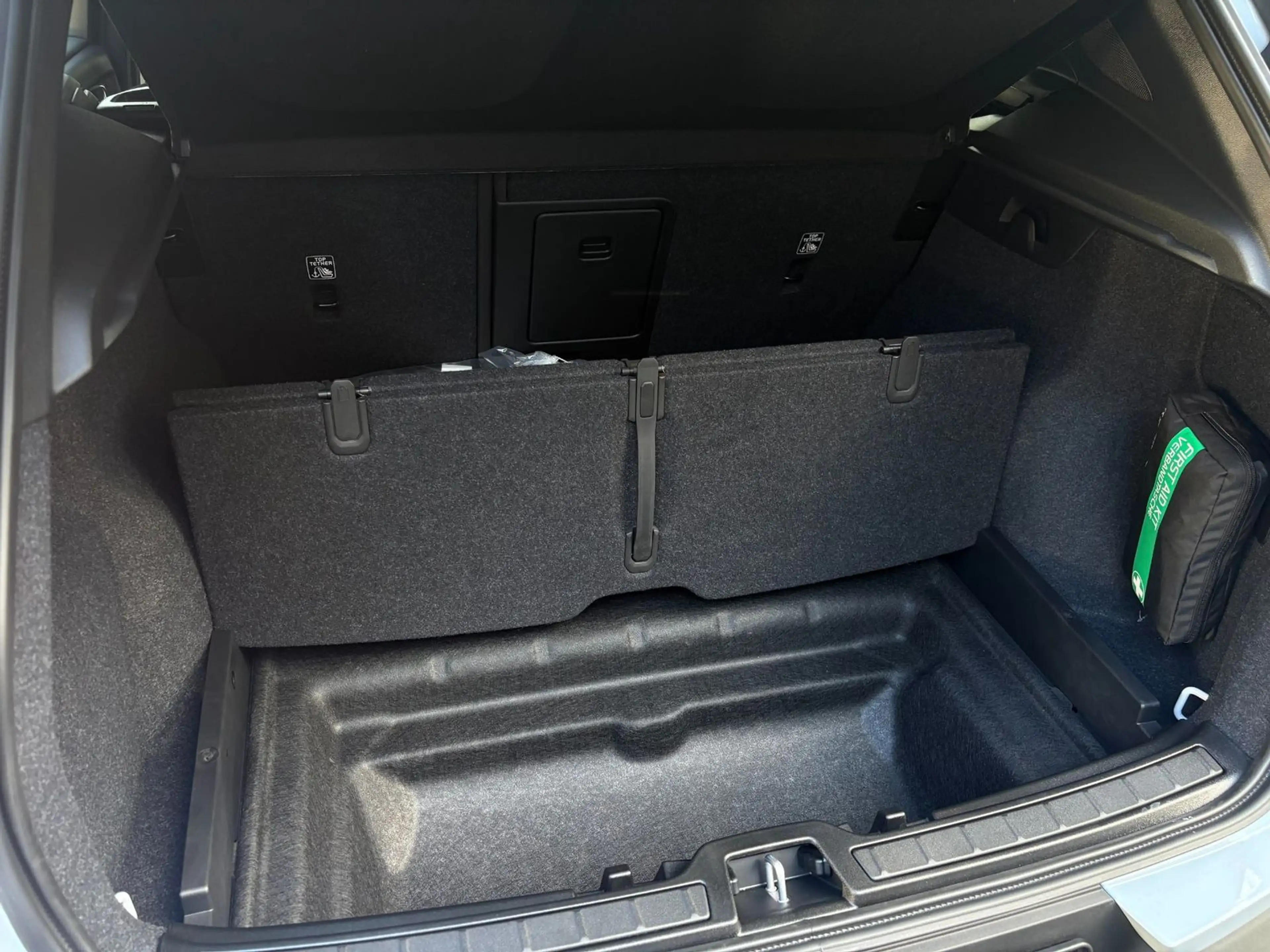 Volvo EX40 Twin Motor AWD Plus Dark 360 H&K CLOUD BLUE — photo 15