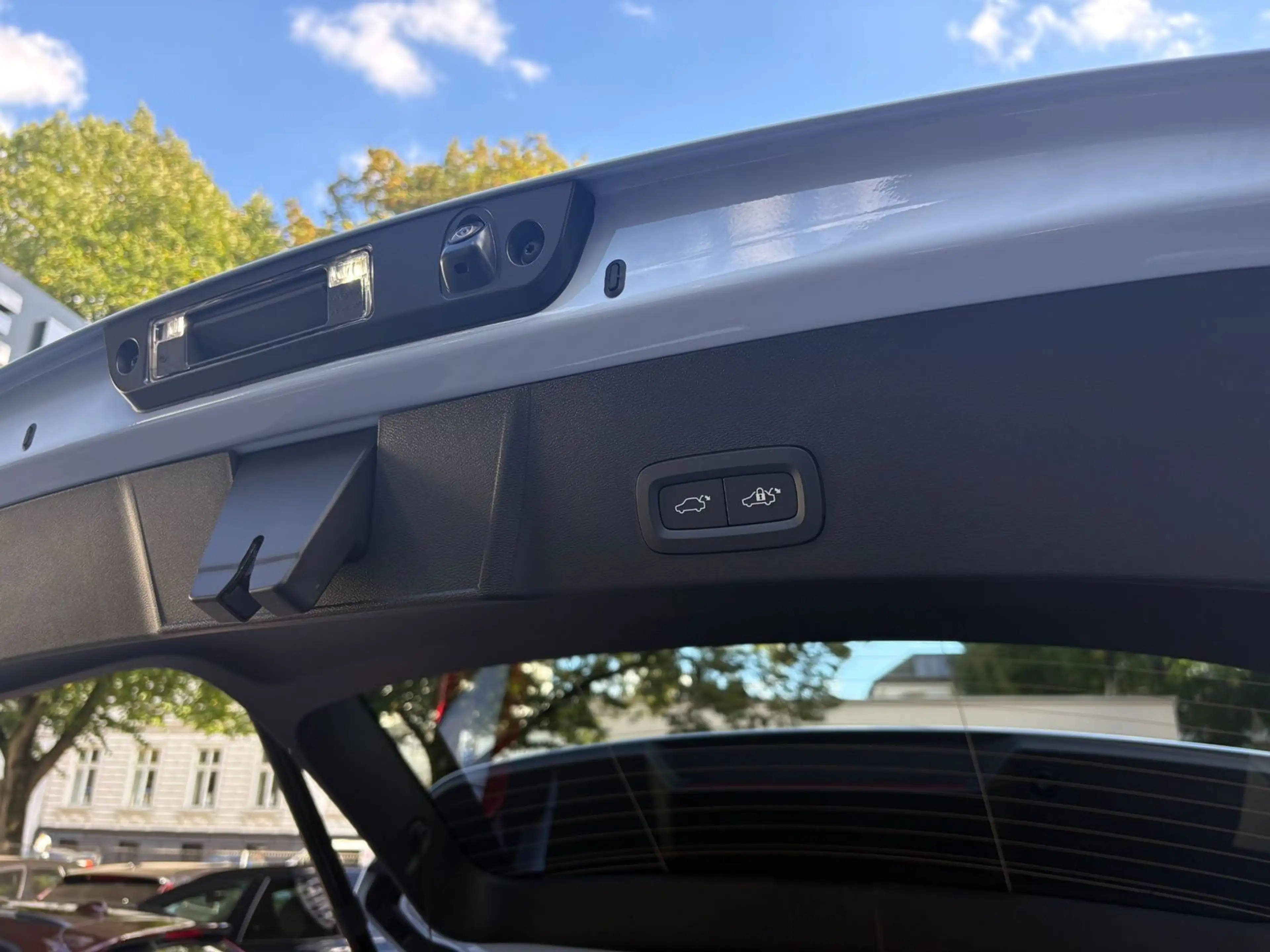 Volvo EX40 Twin Motor AWD Plus Dark 360 H&K CLOUD BLUE — photo 14