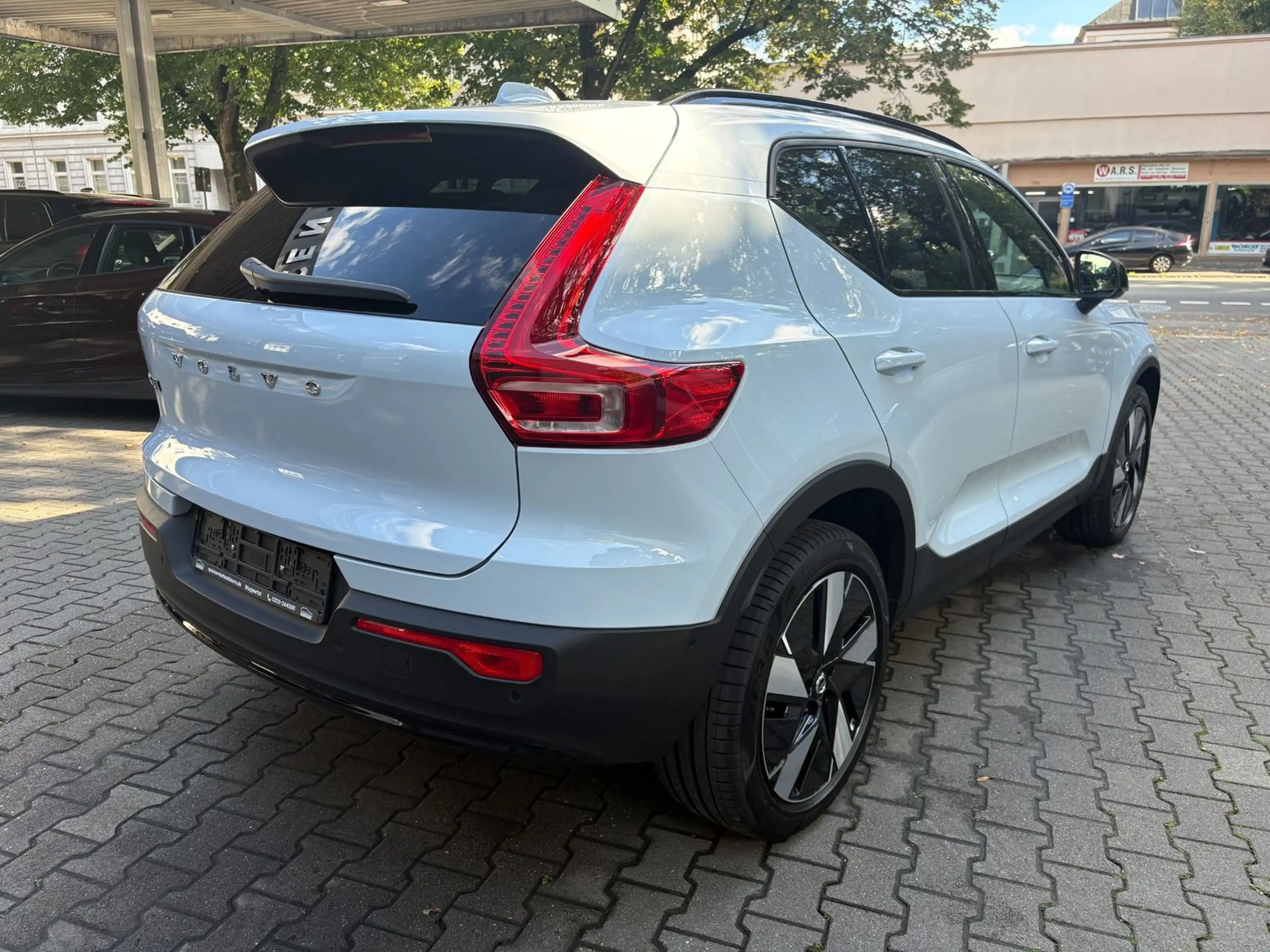 Volvo EX40 Twin Motor AWD Plus Dark 360 H&K CLOUD BLUE — photo 7