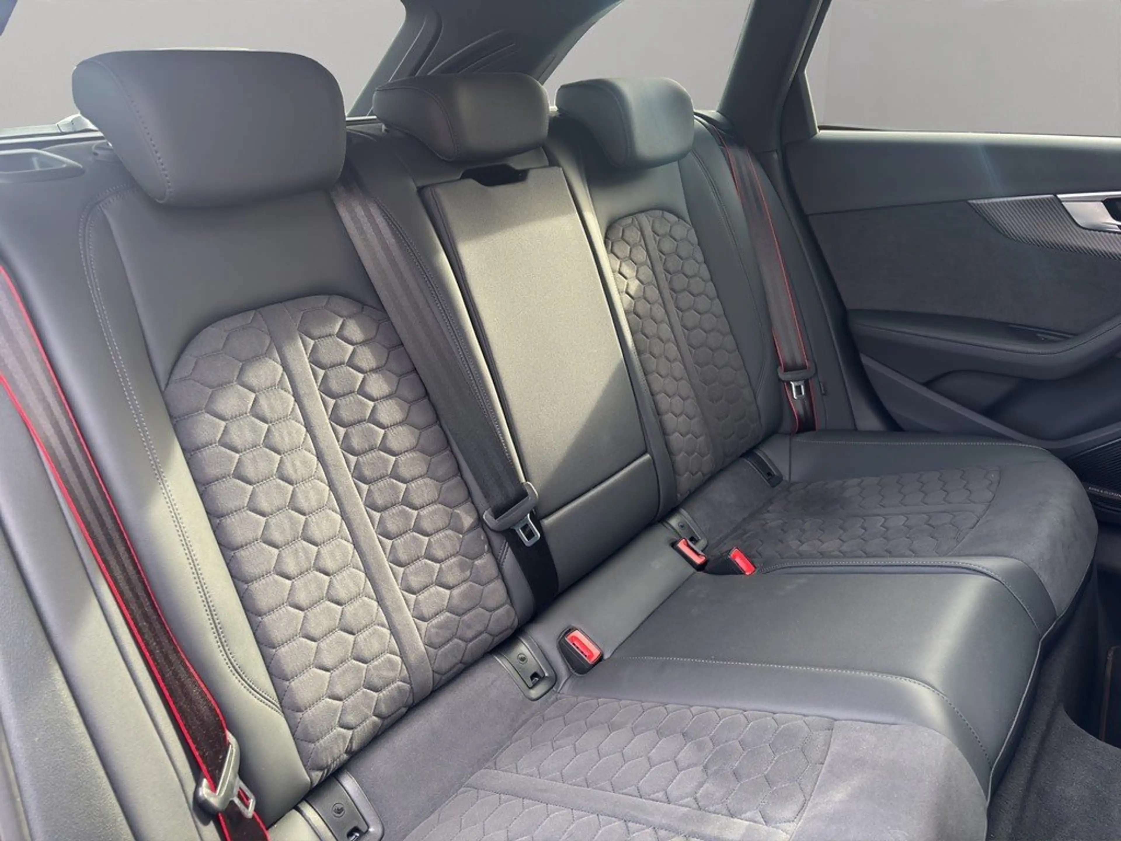 Audi RS4 RS 4 Avant 2.9 TFSI qu. Matrix B&O 360° AHK — photo 10