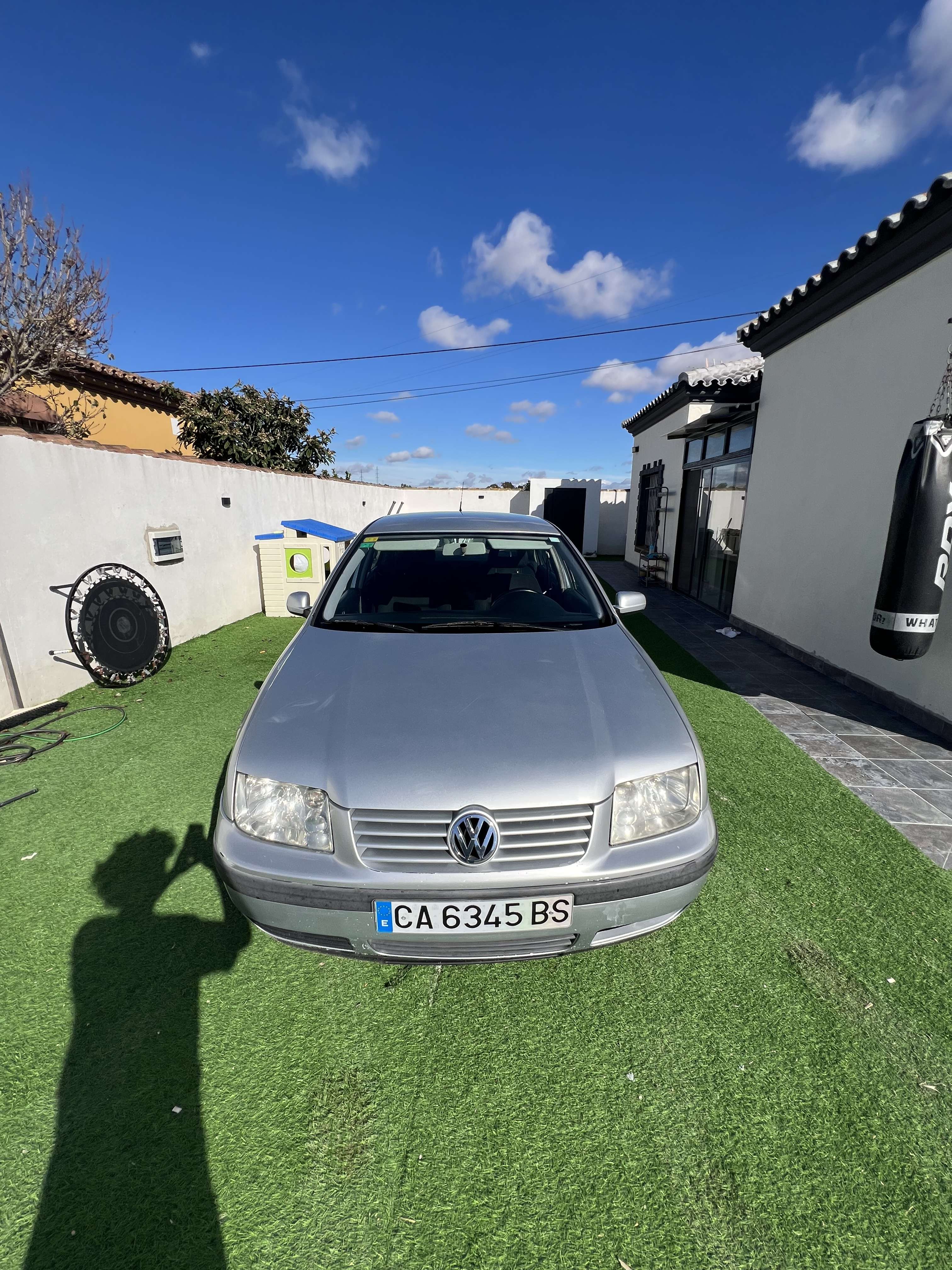 Volkswagen Bora Break 1.6i 16v - foto 1