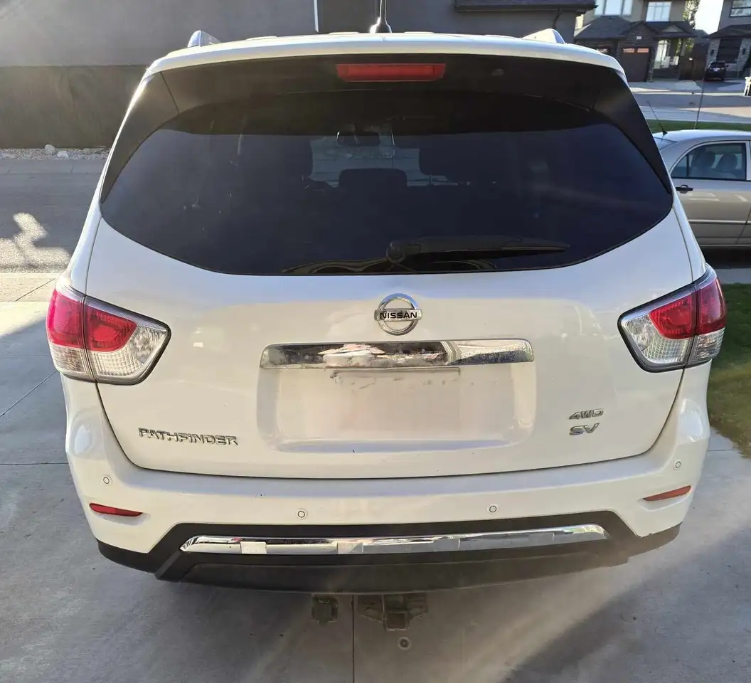 Nissan Pathfinder снимка Nissan Pathfinder