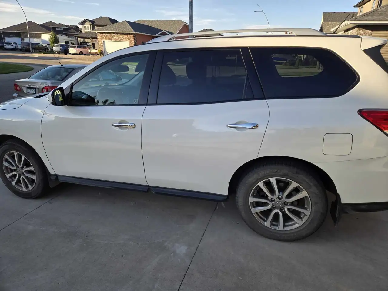 Nissan Pathfinder снимка Nissan Pathfinder