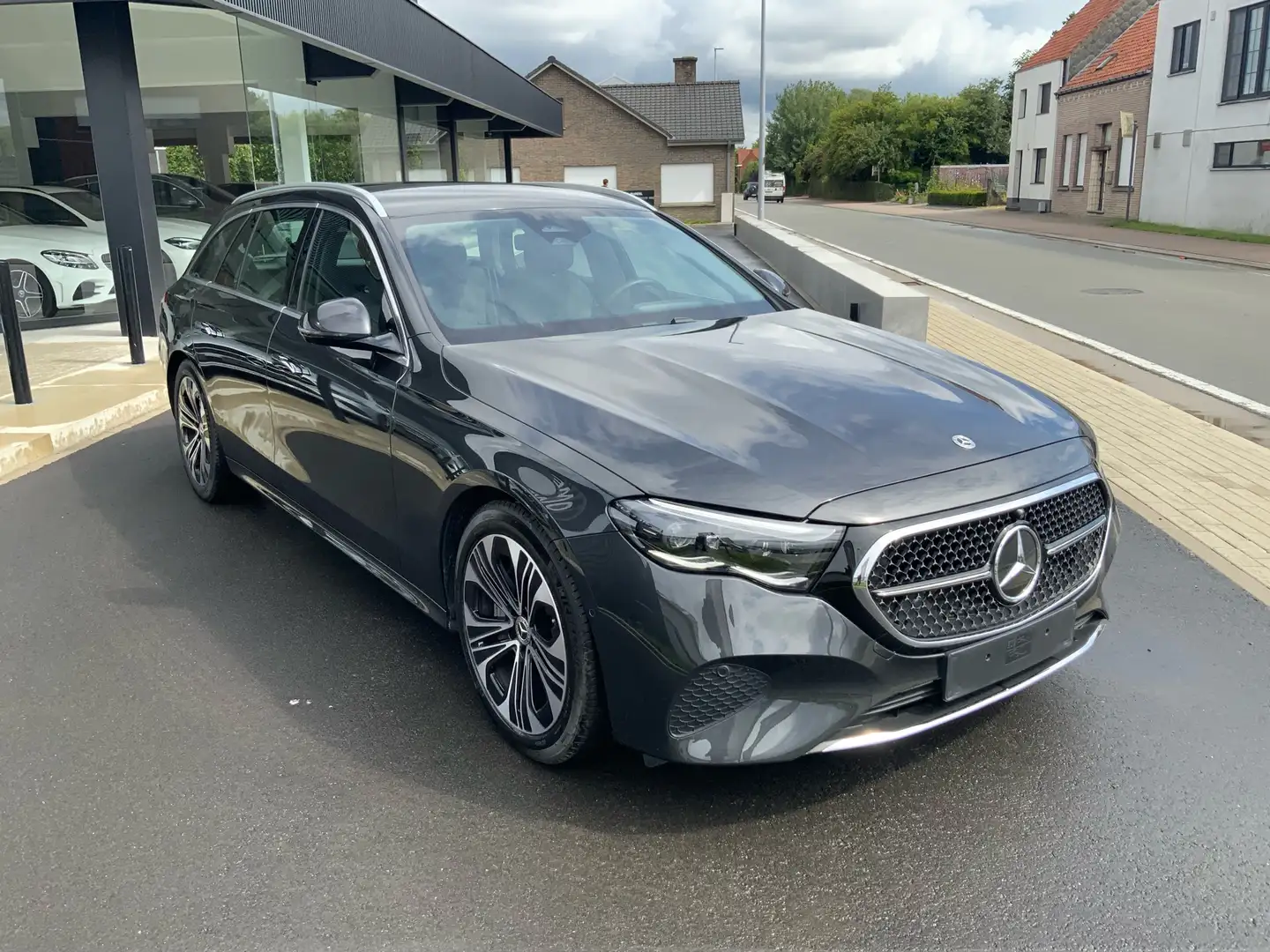 Mercedes-Benz E 300 de T 4Matic 9G-TRONIC Edition AVANTGARDE Gris - 2