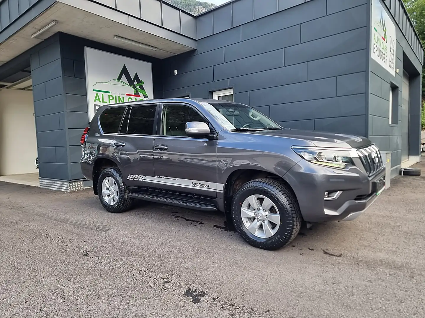 Toyota Land Cruiser Landcruiser 2,8 D-4D 4WD **Executive**AHK- 3000... Grau - 1