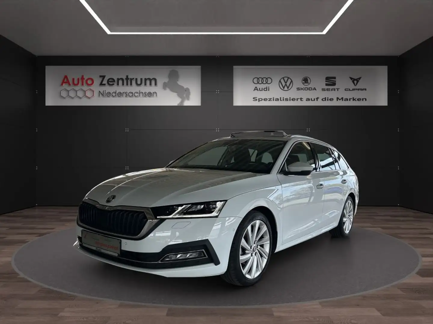 Skoda Octavia Combi 2.0 TDI DSG Style Head-Up Pano*CarPlay Blanc - 1