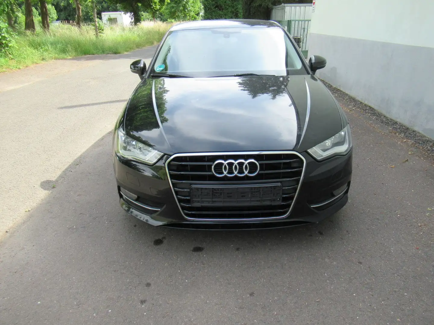 Audi A3 2.0 TDI clean diesel Attraction Klima/Navi/SH Schwarz - 2