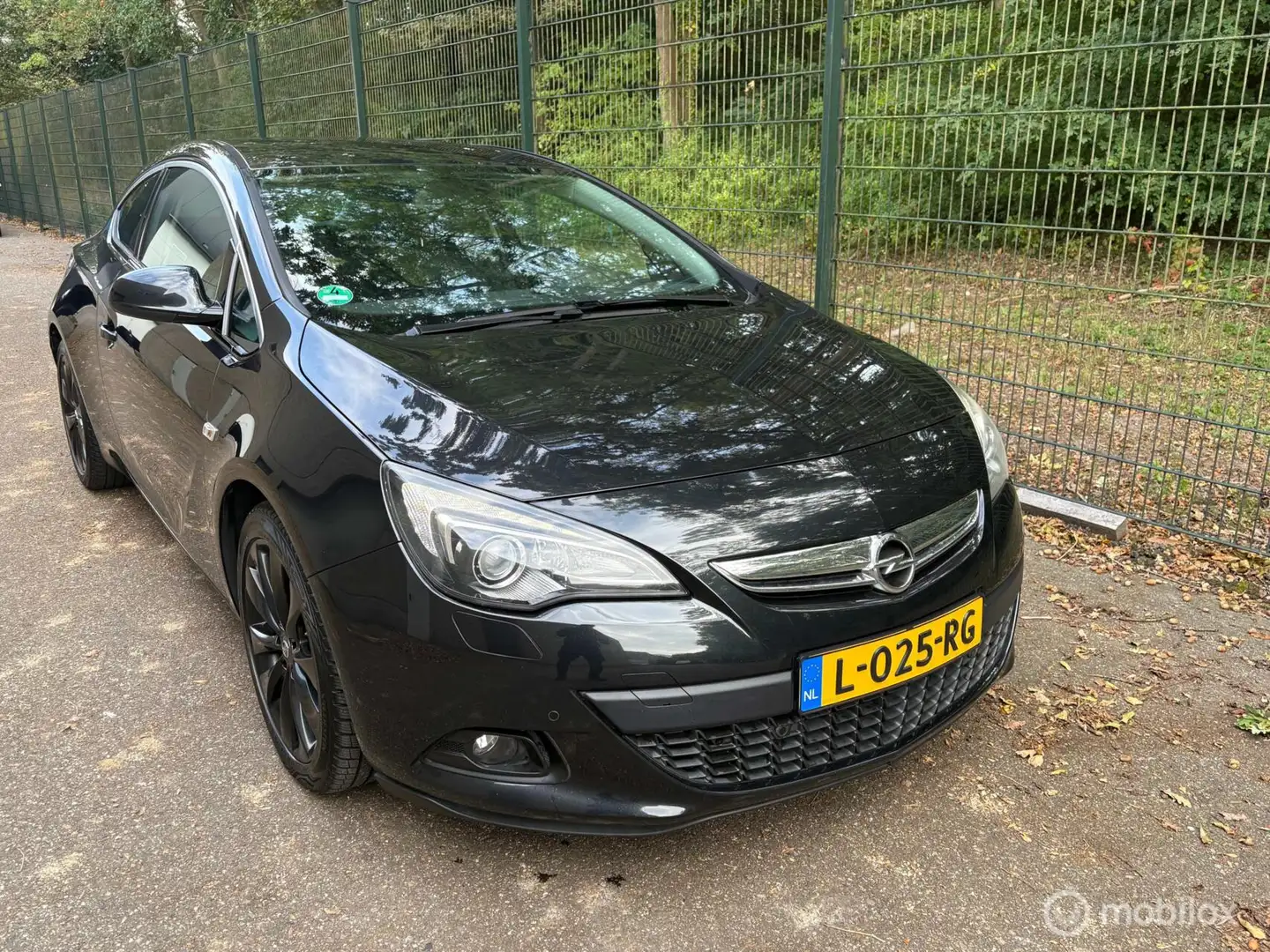 Opel Astra GTC 1.4 Turbo Sport COUPE Zwart - 1