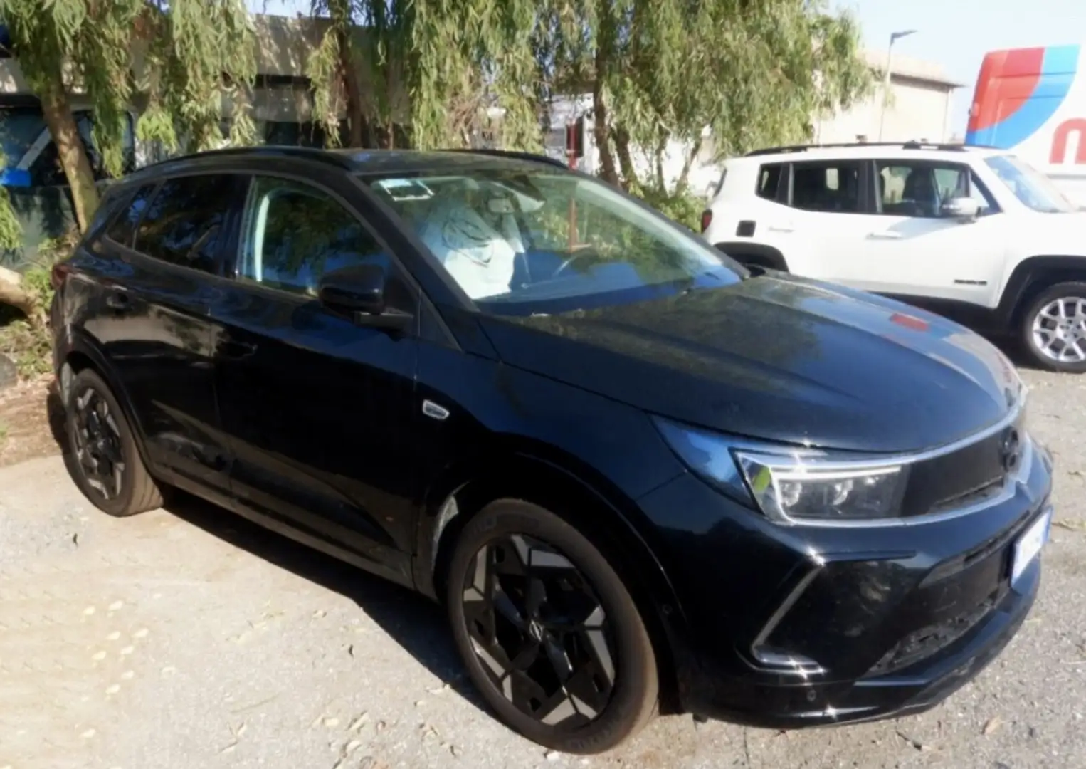 Opel Grandland 1.6 phev GSe awd 300cv auto FATTURABILE Чорний - 1