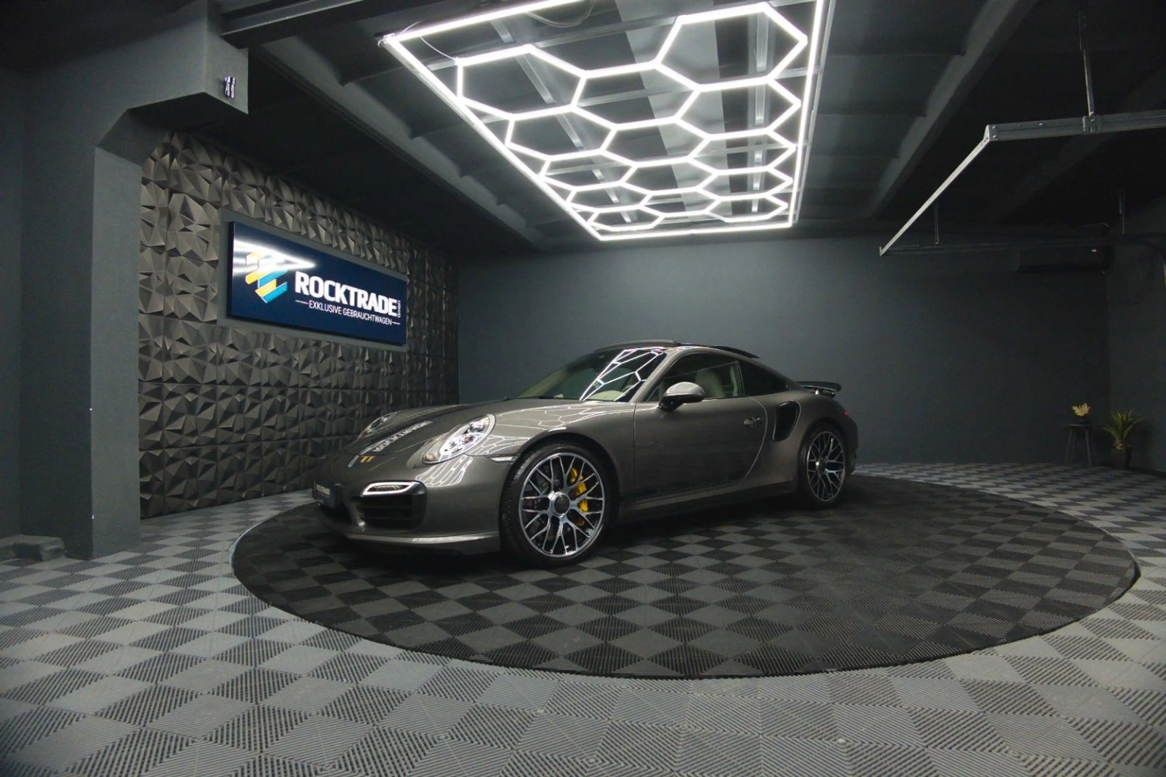 Porsche 991 911 Turbo S Coupe Chrono+ | Ceramic | Carbon — photo 2