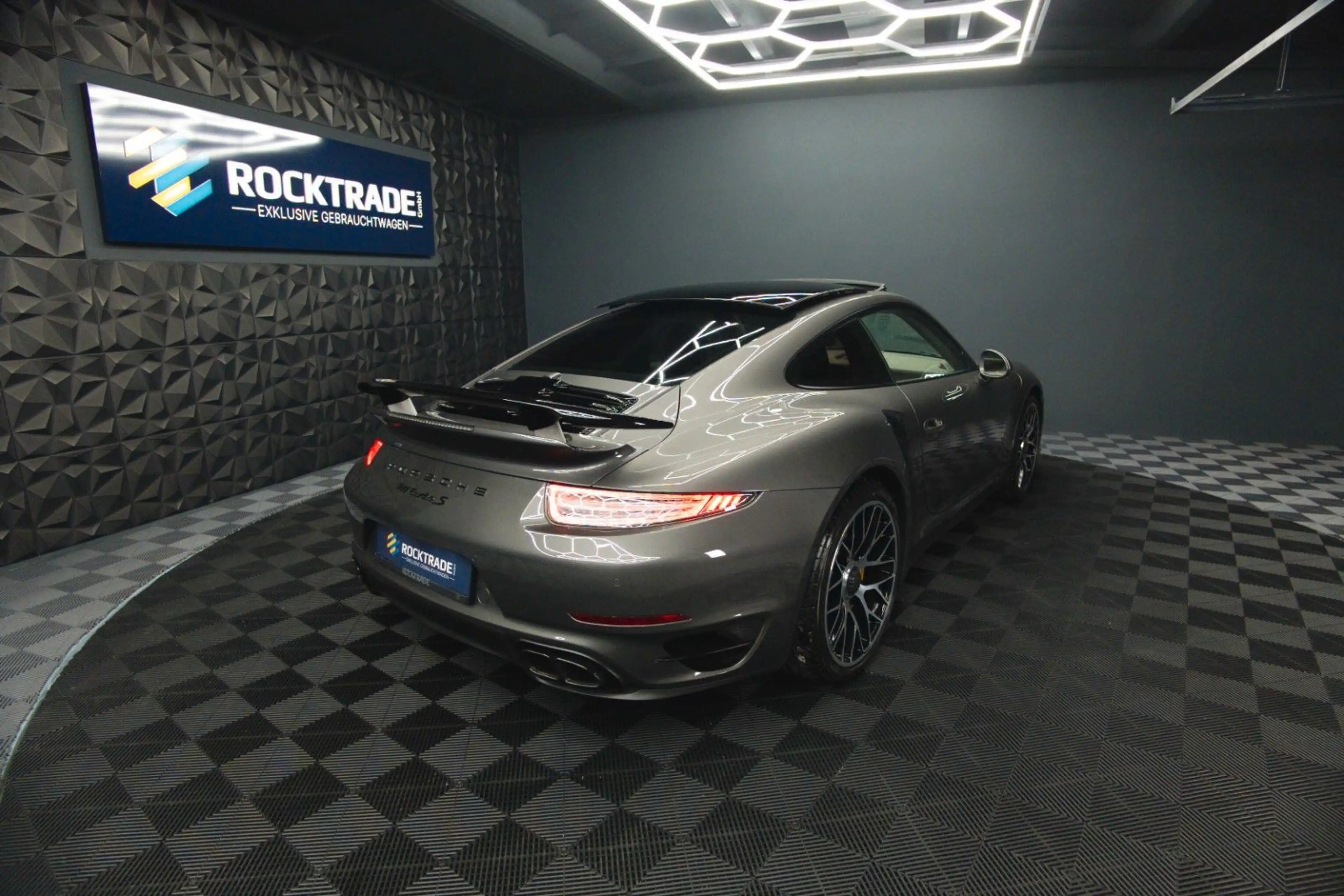 Porsche 991 911 Turbo S Coupe Chrono+ | Ceramic | Carbon — photo 12