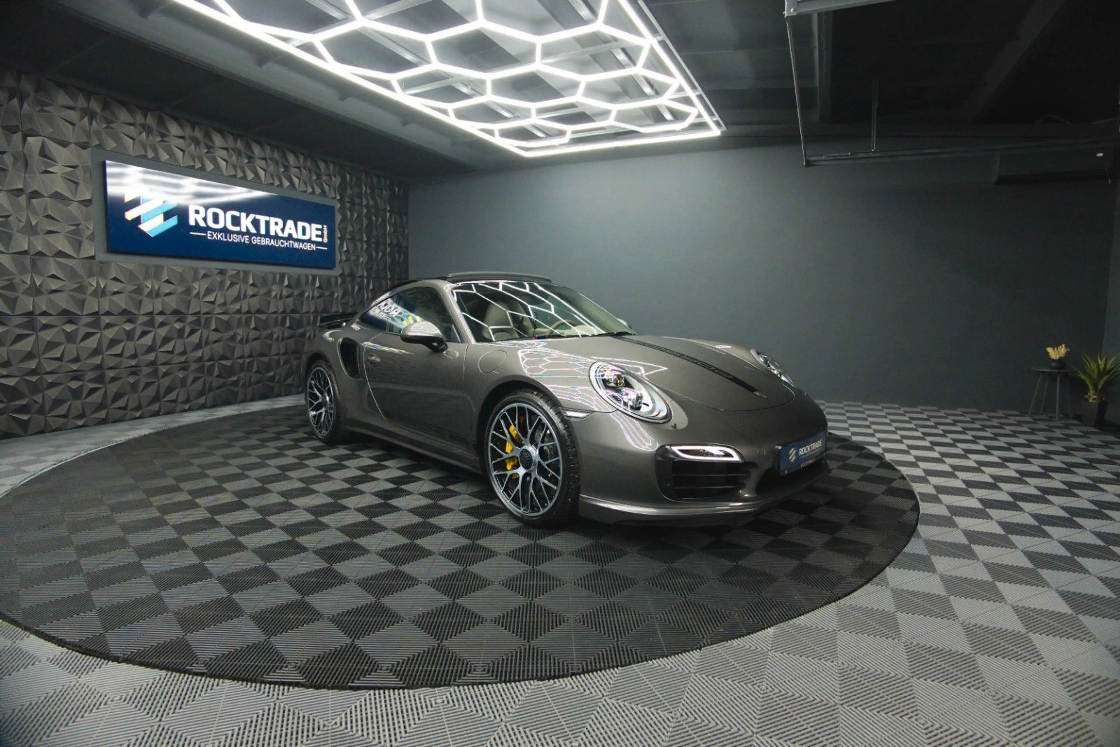 Porsche 991 911 Turbo S Coupe Chrono+ | Ceramic | Carbon — photo 6