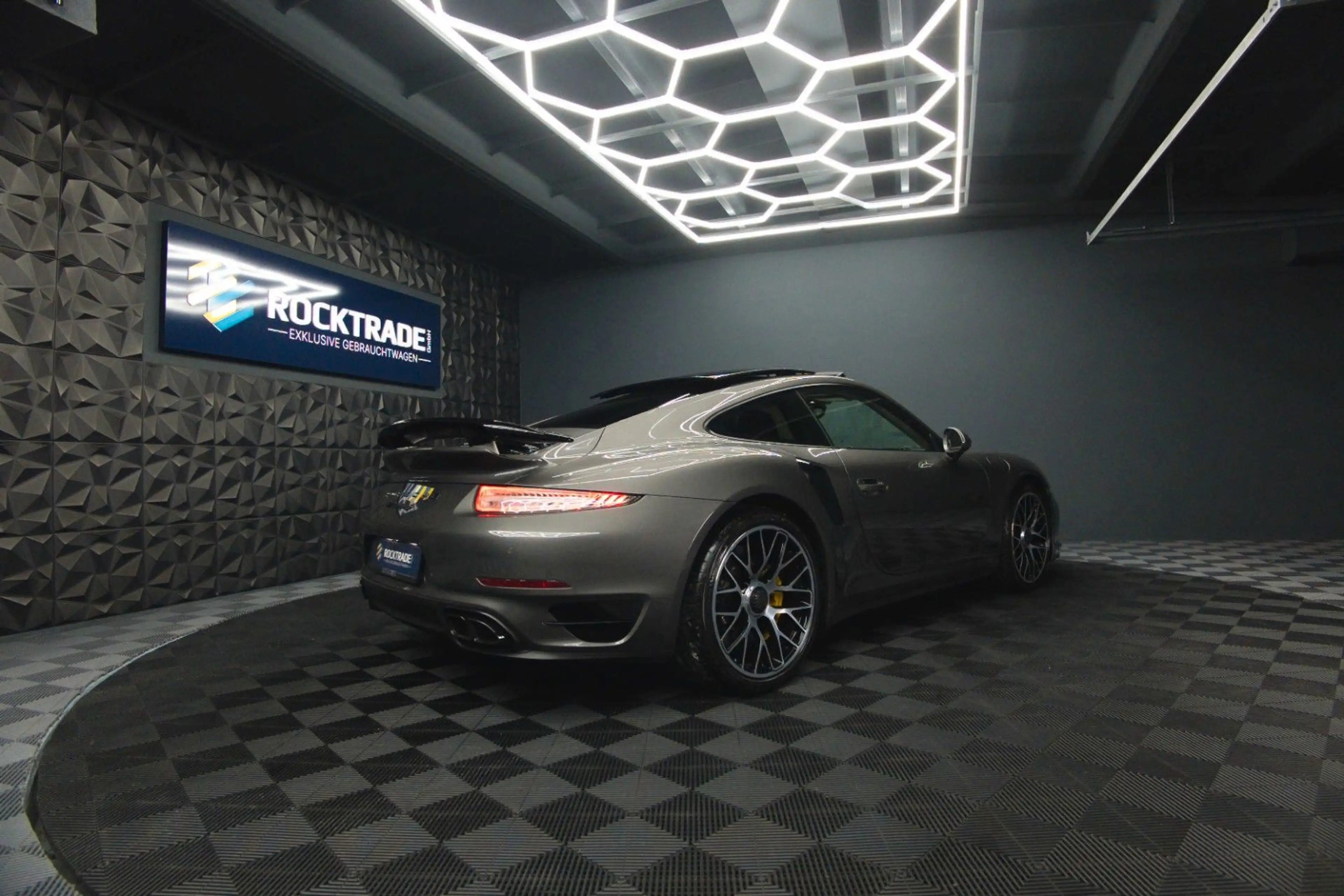 Porsche 991 911 Turbo S Coupe Chrono+ | Ceramic | Carbon — photo 11