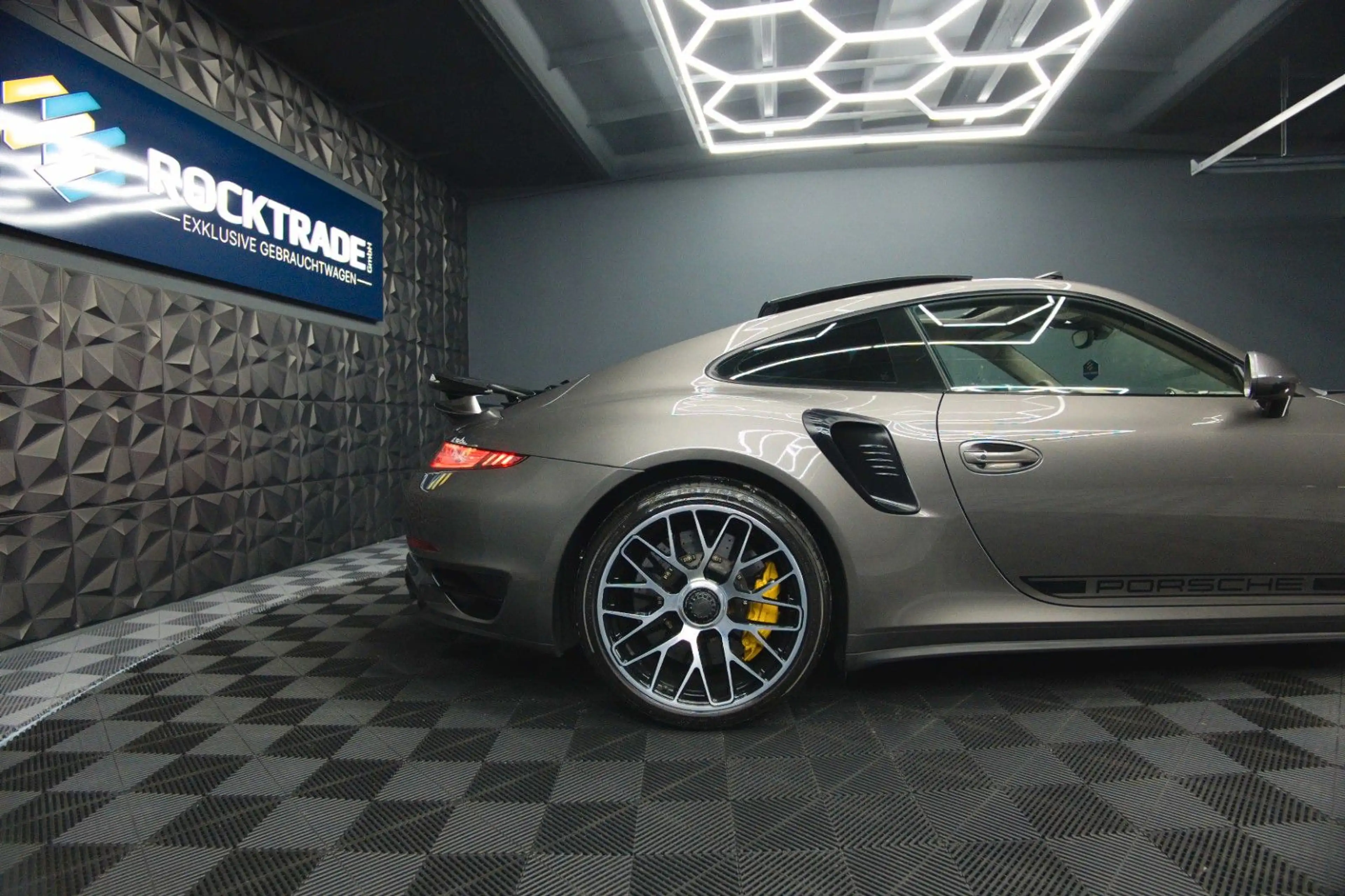 Porsche 991 911 Turbo S Coupe Chrono+ | Ceramic | Carbon — photo 9