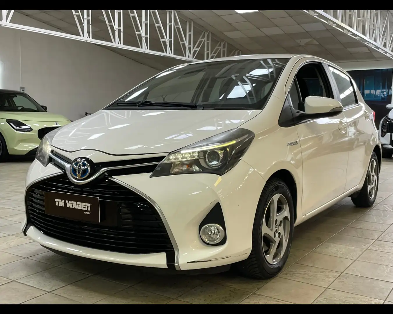 Toyota Yaris 1.5 Hybrid 5 porte Active 75CV 2015 *AUTOMATICA* Bianco - 1