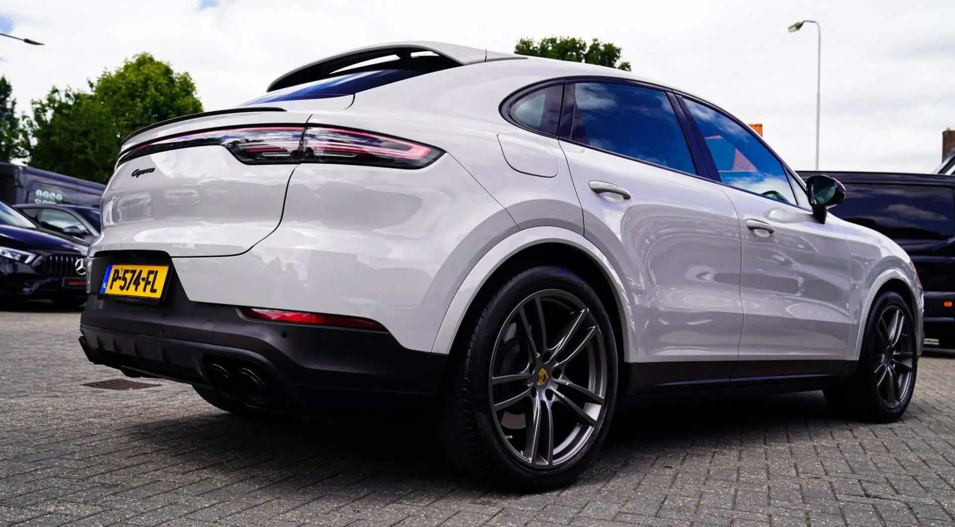 Porsche Cayenne Coupé 3.0 E-Hybrid | Panorama | Stoelkoeling | Spo Grijs - 2