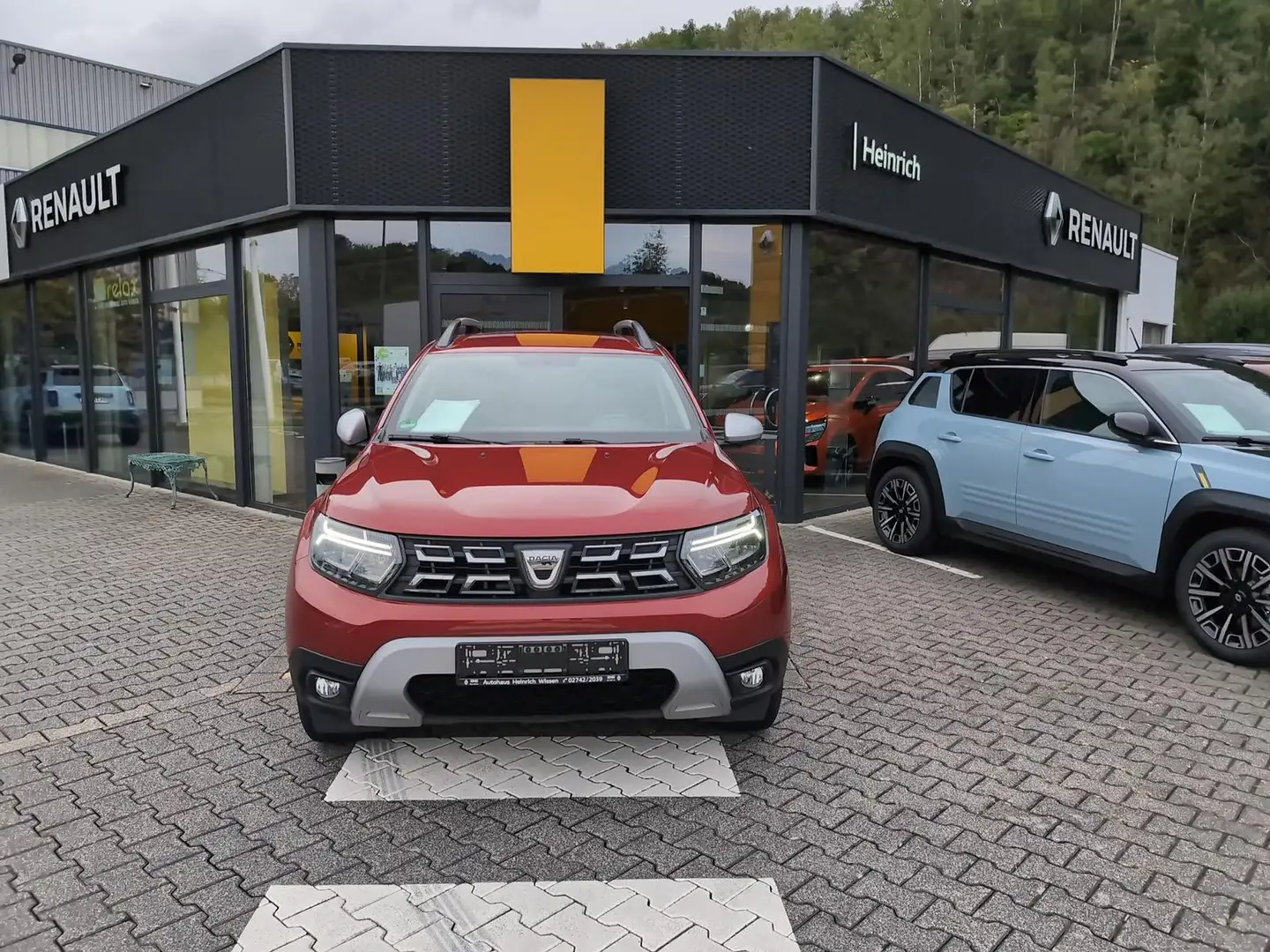 Renault Duster Prestige TCe 150 4WD Allrad AHK Navi PDC Sitzh Rouge - 1