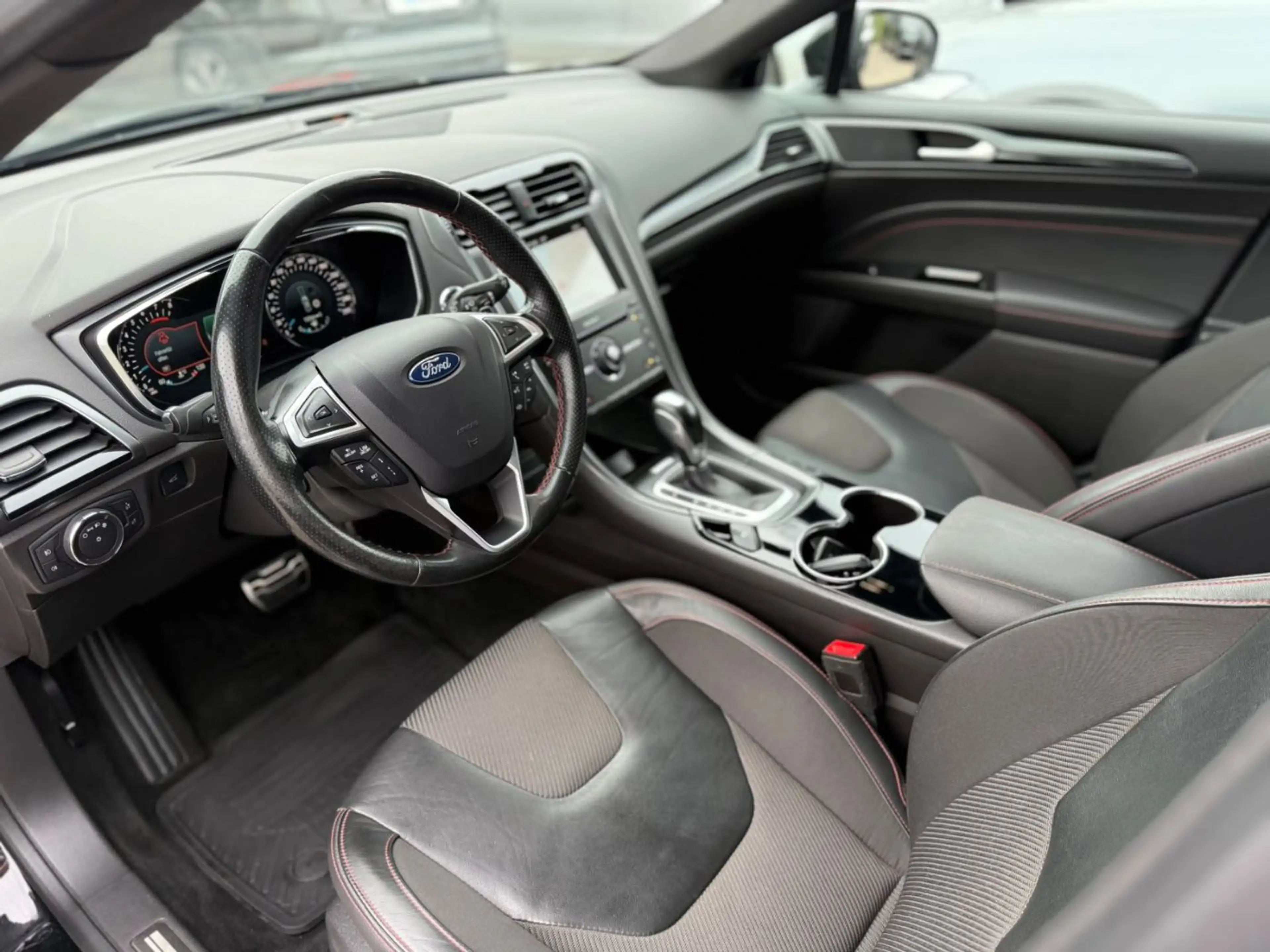 Ford Mondeo ST-Line ACC LED AHK Navi PDC Pano SHZ Spur — photo 12