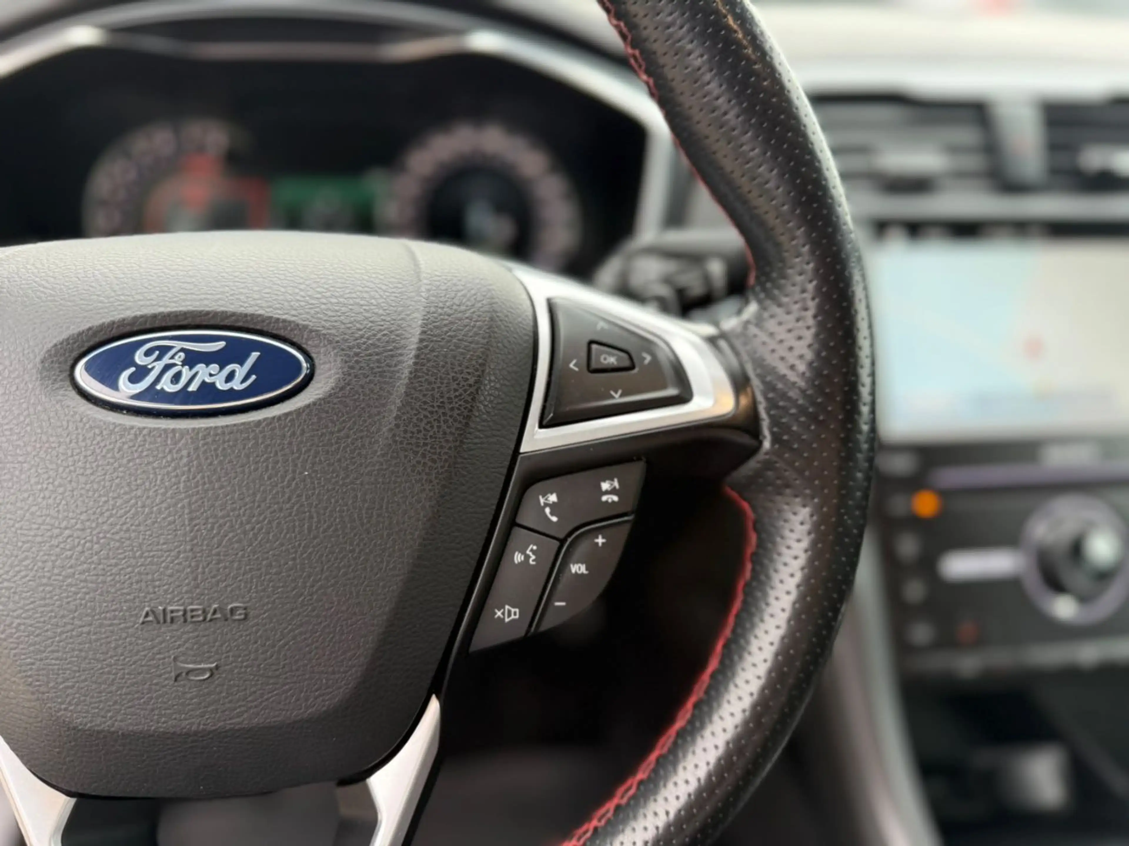 Ford Mondeo ST-Line ACC LED AHK Navi PDC Pano SHZ Spur — photo 15