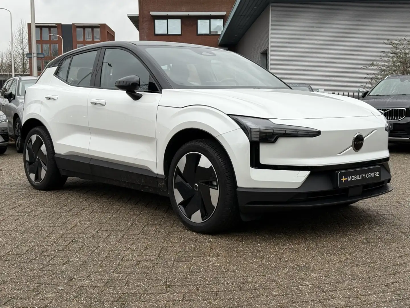 Volvo EX30 Extended Plus 69 kWh | Apple/Android | Climate Pac Wit - 2