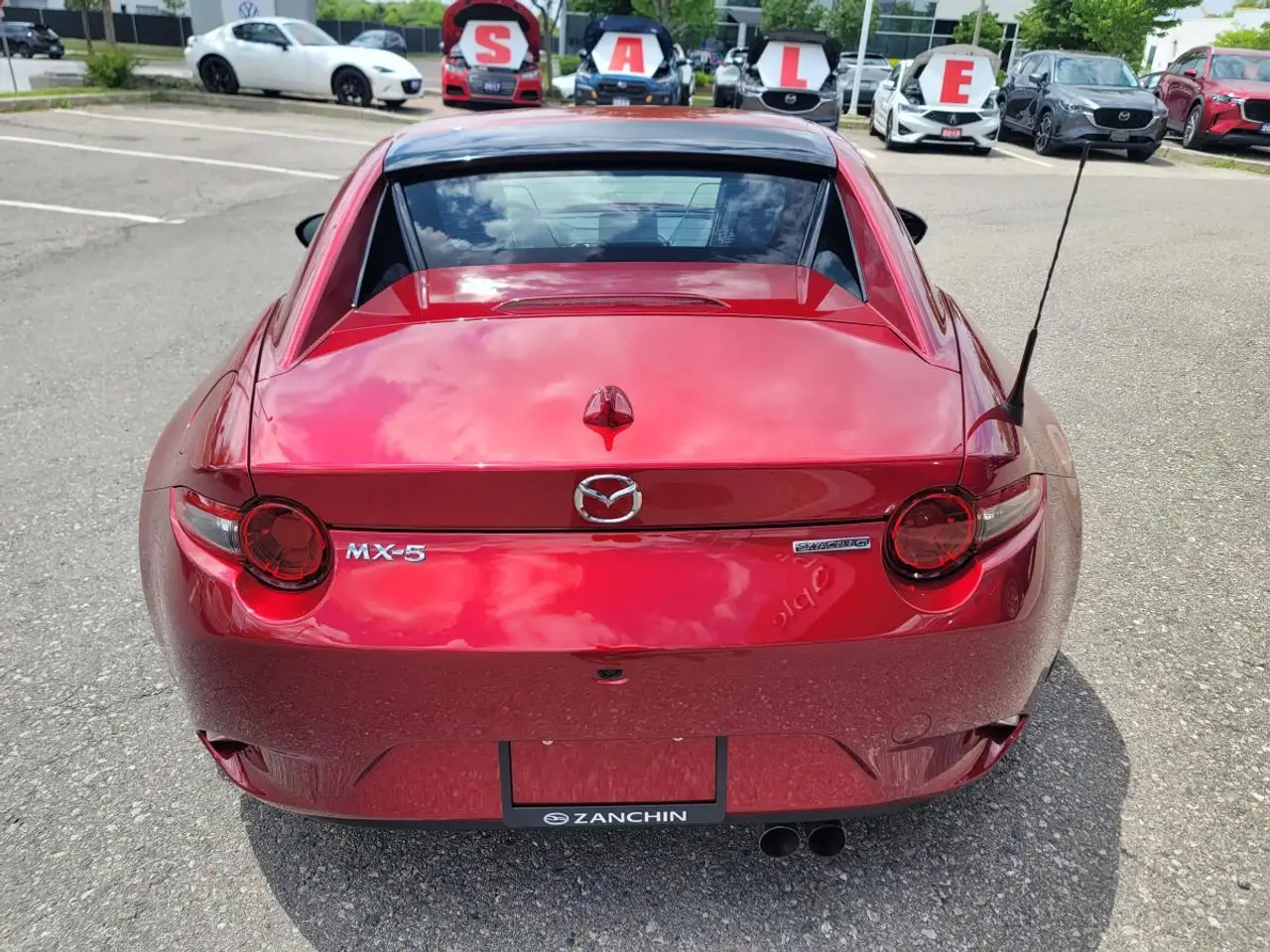 Mazda MX-5 Miata снимка Mazda MX-5 Miata