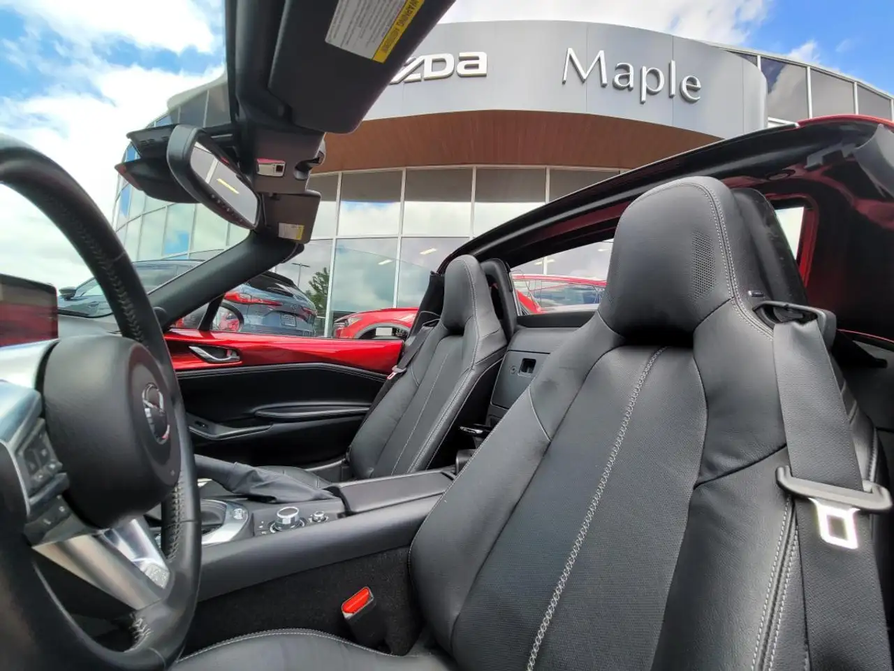 Mazda MX-5 Miata снимка Mazda MX-5 Miata
