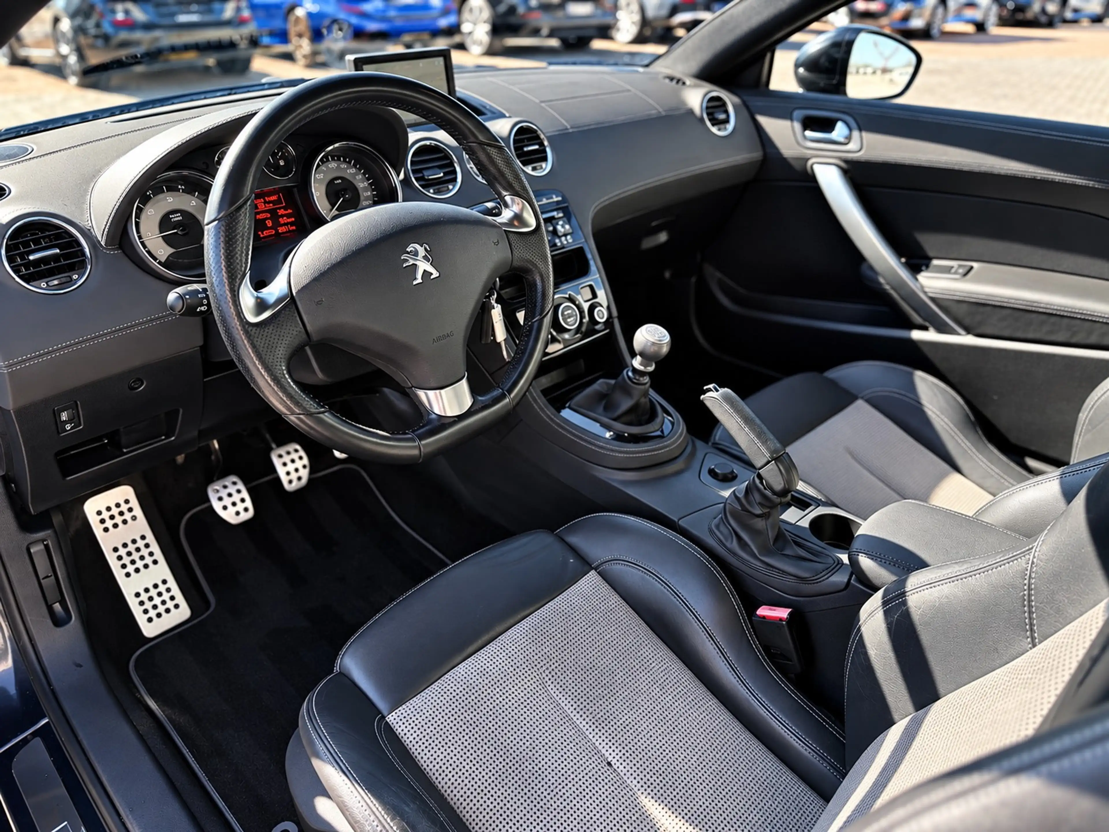 Peugeot RCZ 2.0 HDi — photo 14