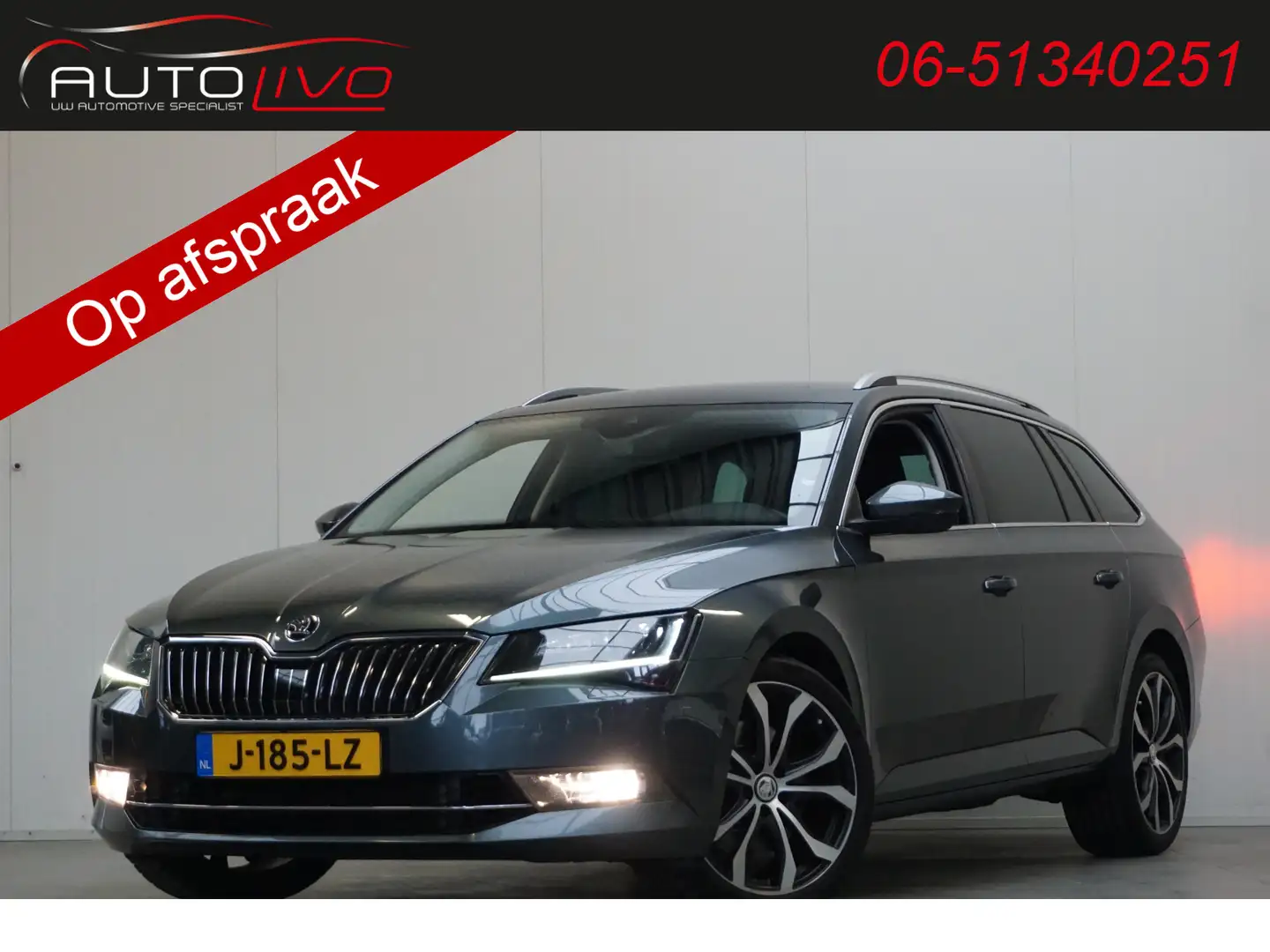 Skoda Superb Combi 2.0 TSI 4x4 Style Business 280 PK! AUTOMAAT! Grijs - 1