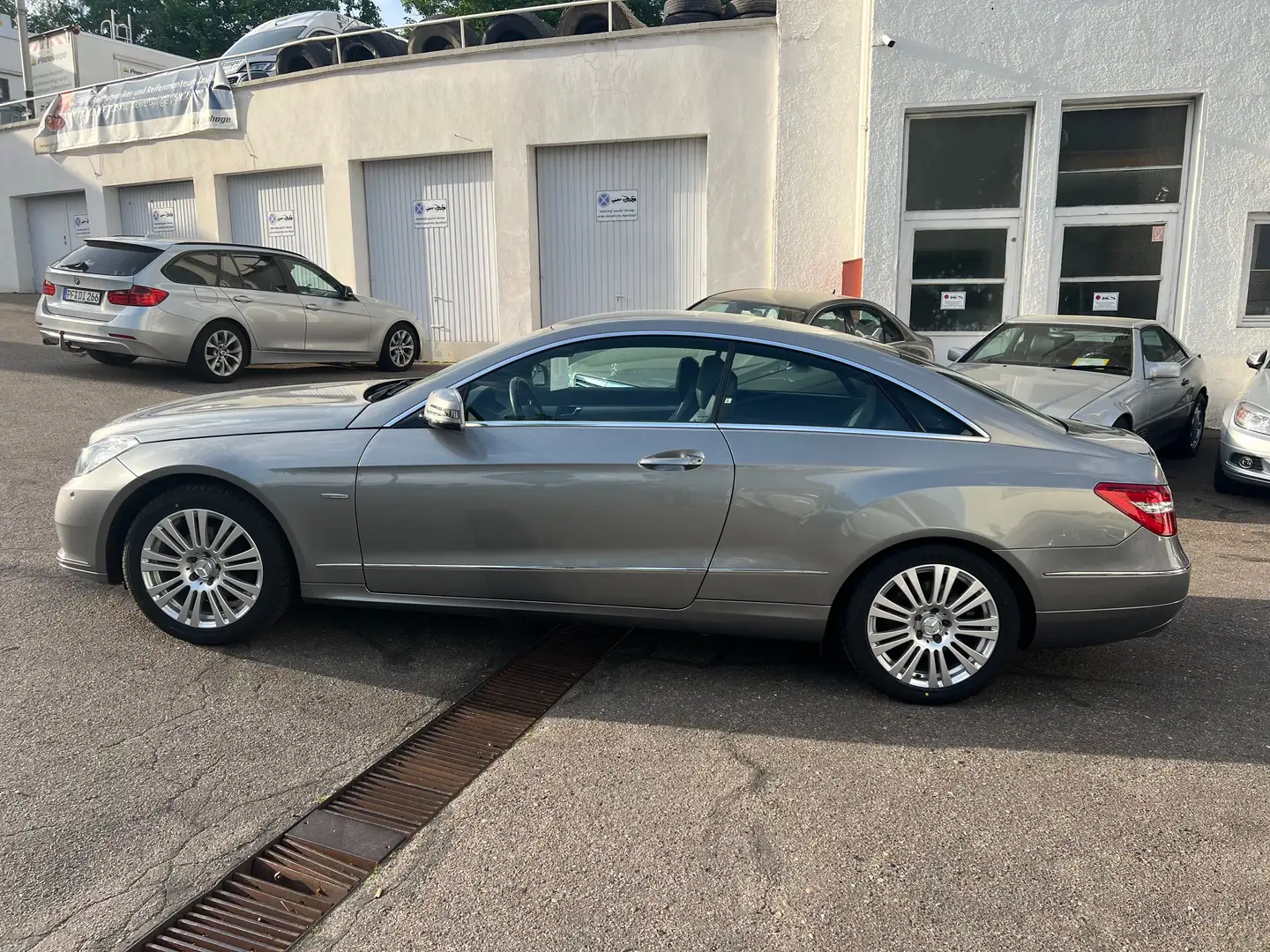 Mercedes-Benz E 200 E 200 CGI BlueEfficiency (207.348) Grijs - 2