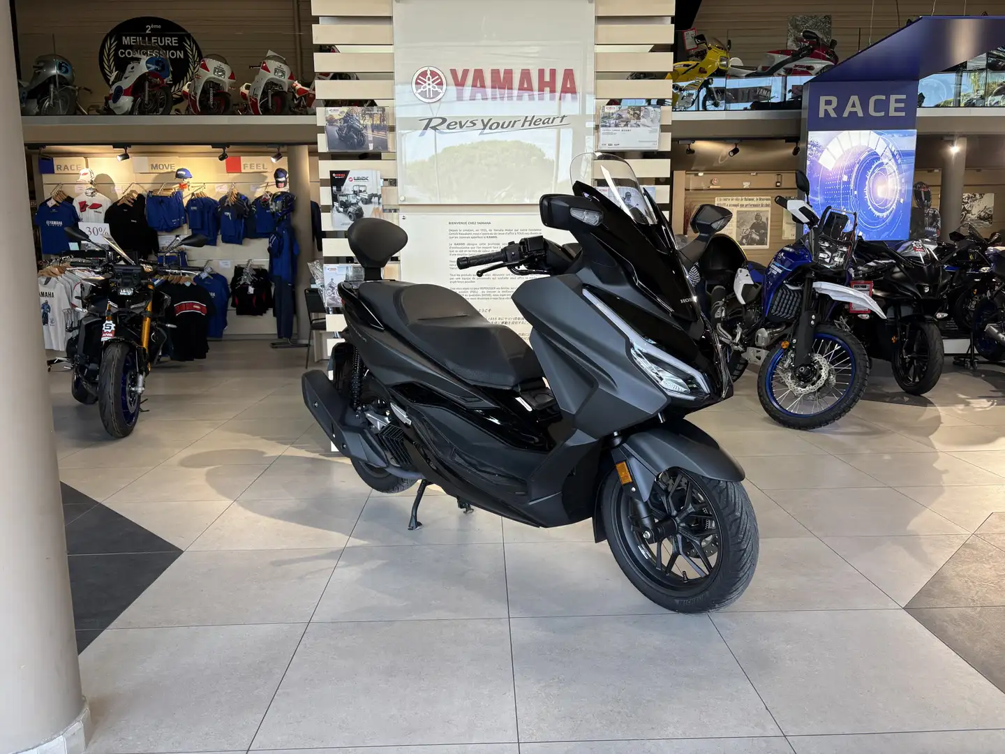 Honda Forza 125 Zwart - 2