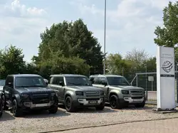 Land Rover Defender 3.0 D250 90 SE+Black Pck+Winter Pck