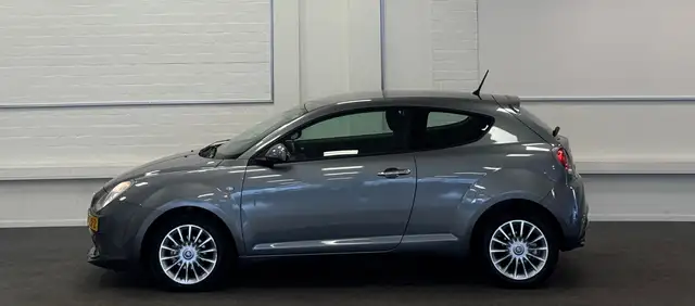Alfa Romeo Mito view 4